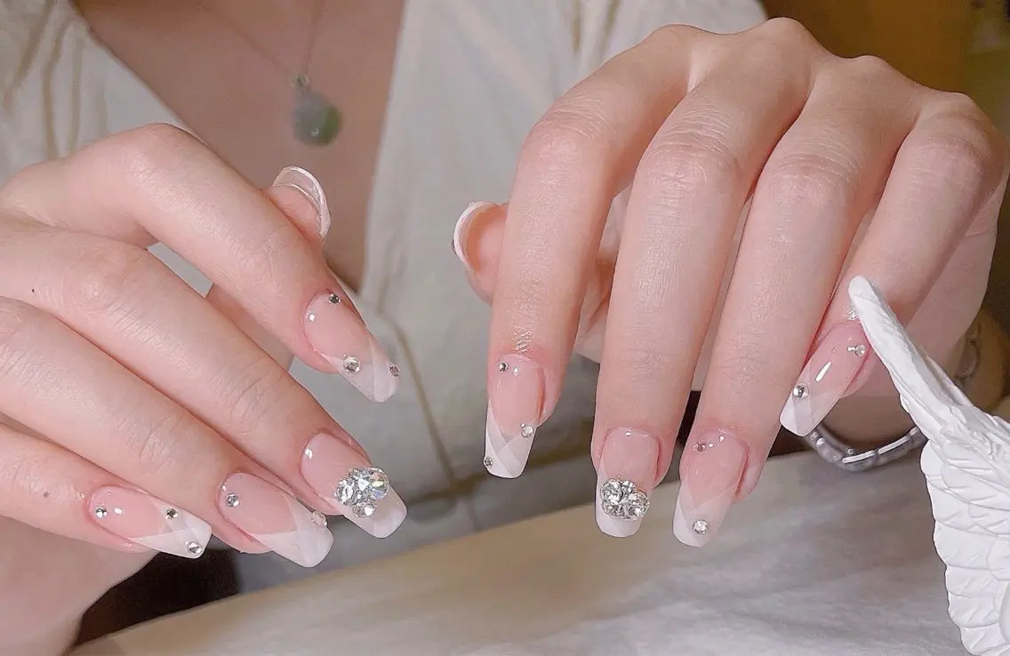 ネイル チークネイル 長さ出し フレンチネイル ガーリー 韓国ネイル sun nail池袋 モデル募集のネイルデザイン