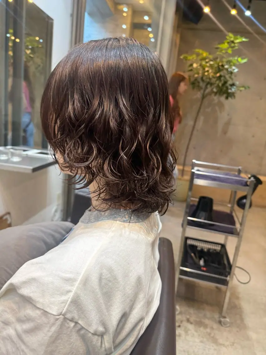 ミディアム カット パーマ 🇺🇸朝5分で簡単 海外風パーマ🇺🇸のヘアスタイル