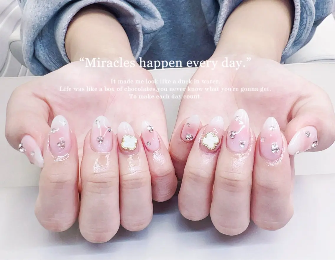 ネイル ハンドネイル AngelChris ビューティーサロンのネイルデザイン