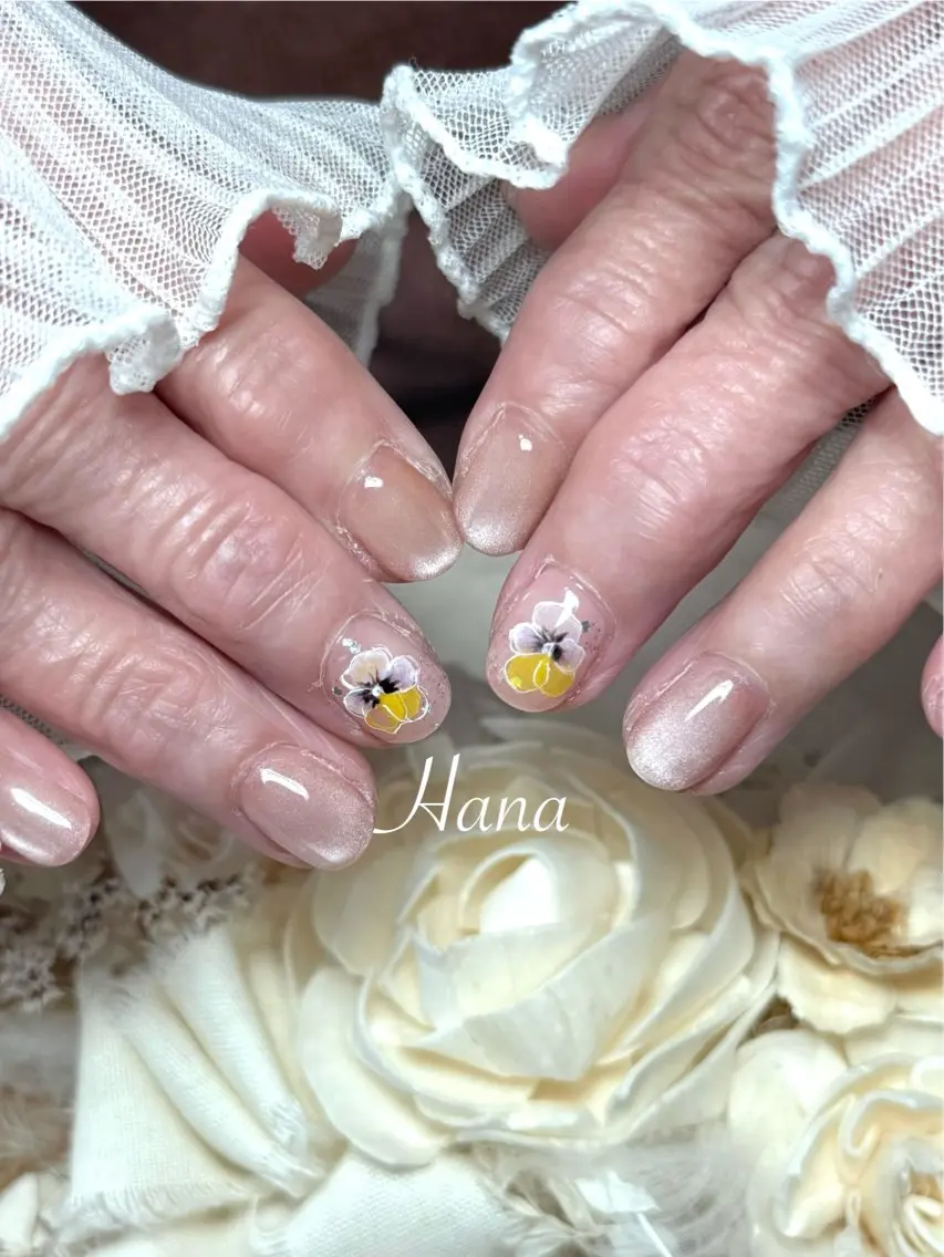 ネイル マグネットネイル 黄色 Hana_ Rieのネイルデザイン