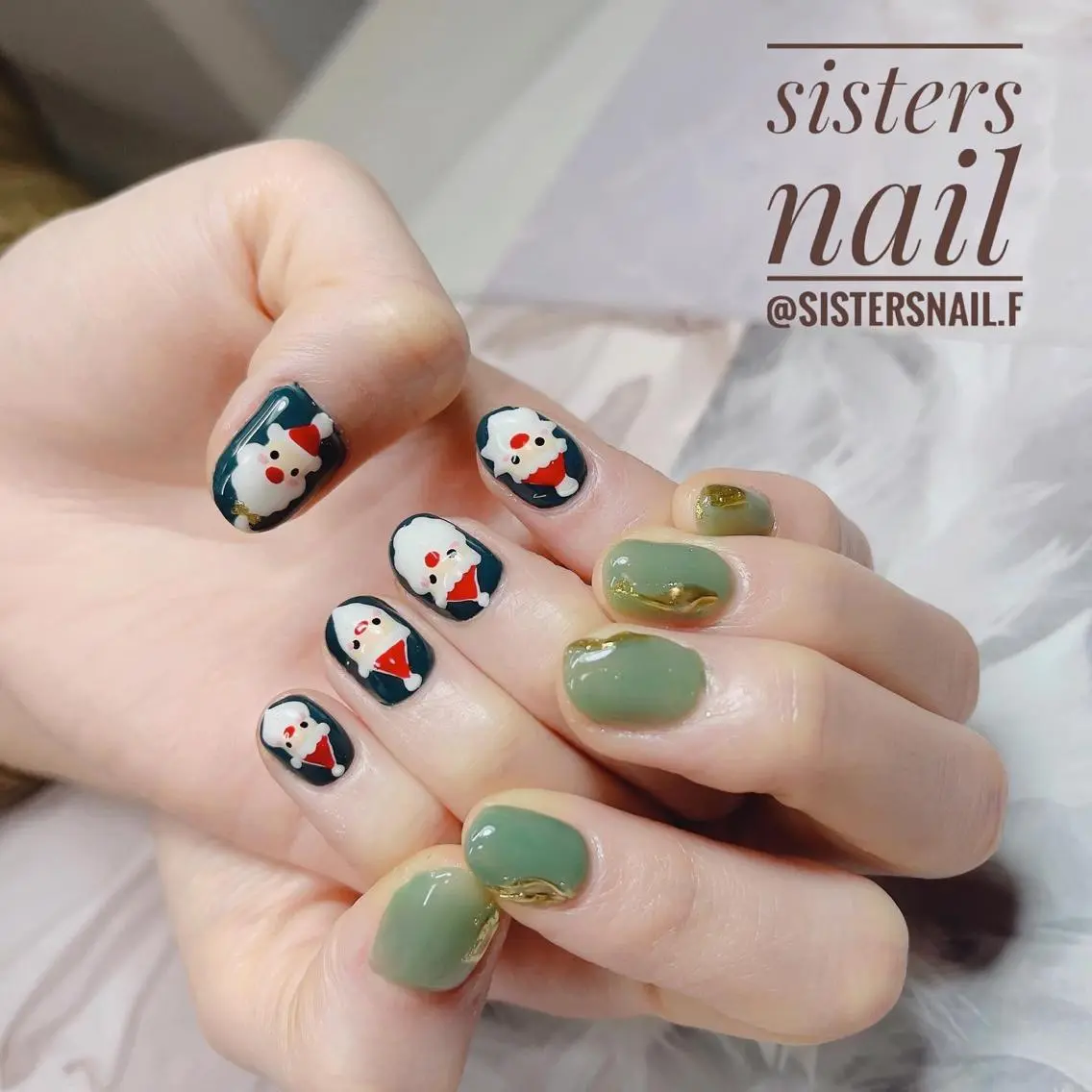 ネイル アートネイル グリーン ニュアンスネイル ぷっくりネイル 冬ネイル sisters nail.fのネイルデザイン