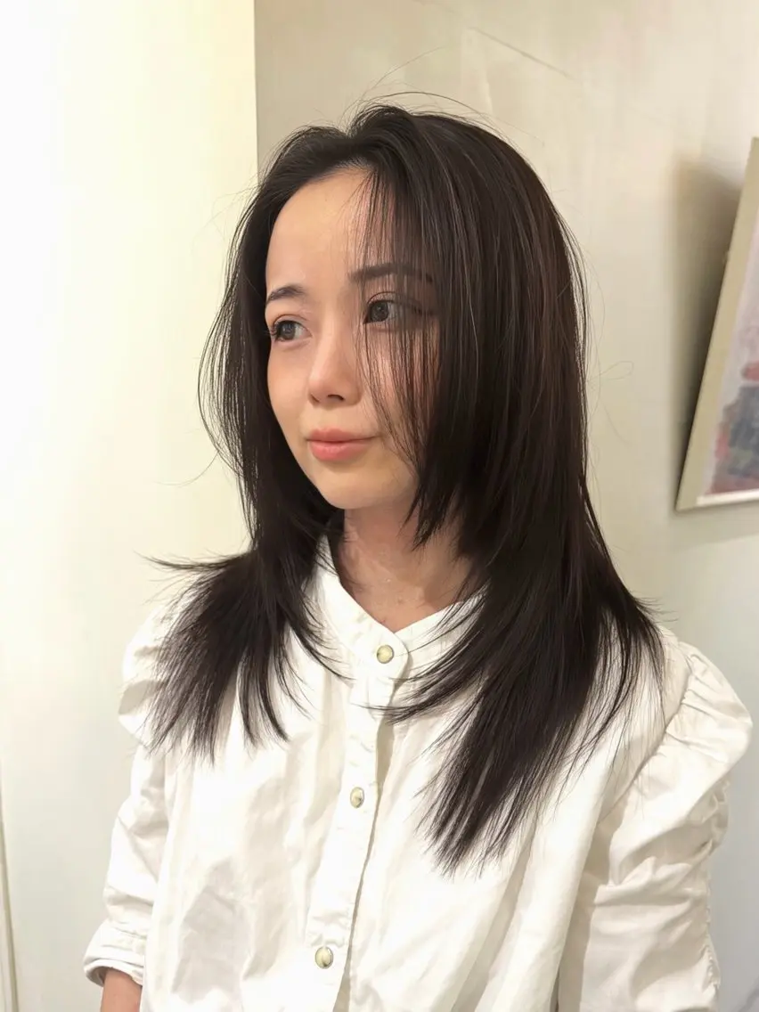 セミロング カラー のん ︎ ︎︎︎︎︎のヘアスタイル