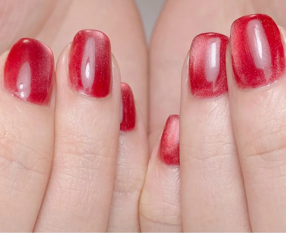 ネイル マグネットネイル 赤色 ハンドネイル Nail Salon K 🧸美爪育成のネイルデザイン