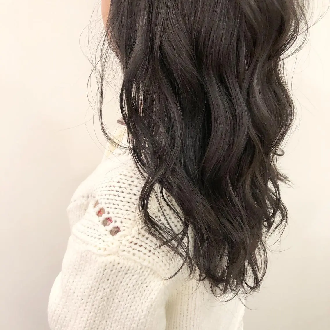 セミロング アッシュ 梅田 千亜希のヘアスタイル