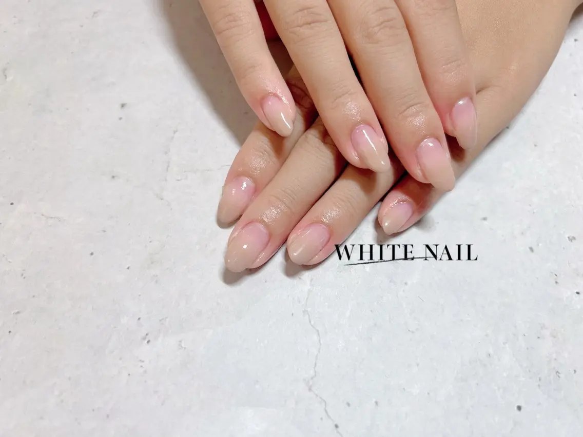 ネイル グラデーション ハンドネイル WHITE NAIL ホワイトネイルのネイルデザイン