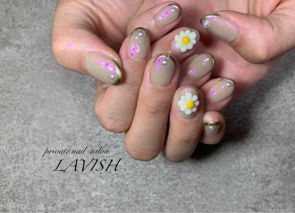 ネイル 氷ネイル・うるうるネイル 韓国ネイル ニュアンスネイル ワンカラーネイル 春ネイル LAVISH 大和店 emi・:*+のネイルデザイン