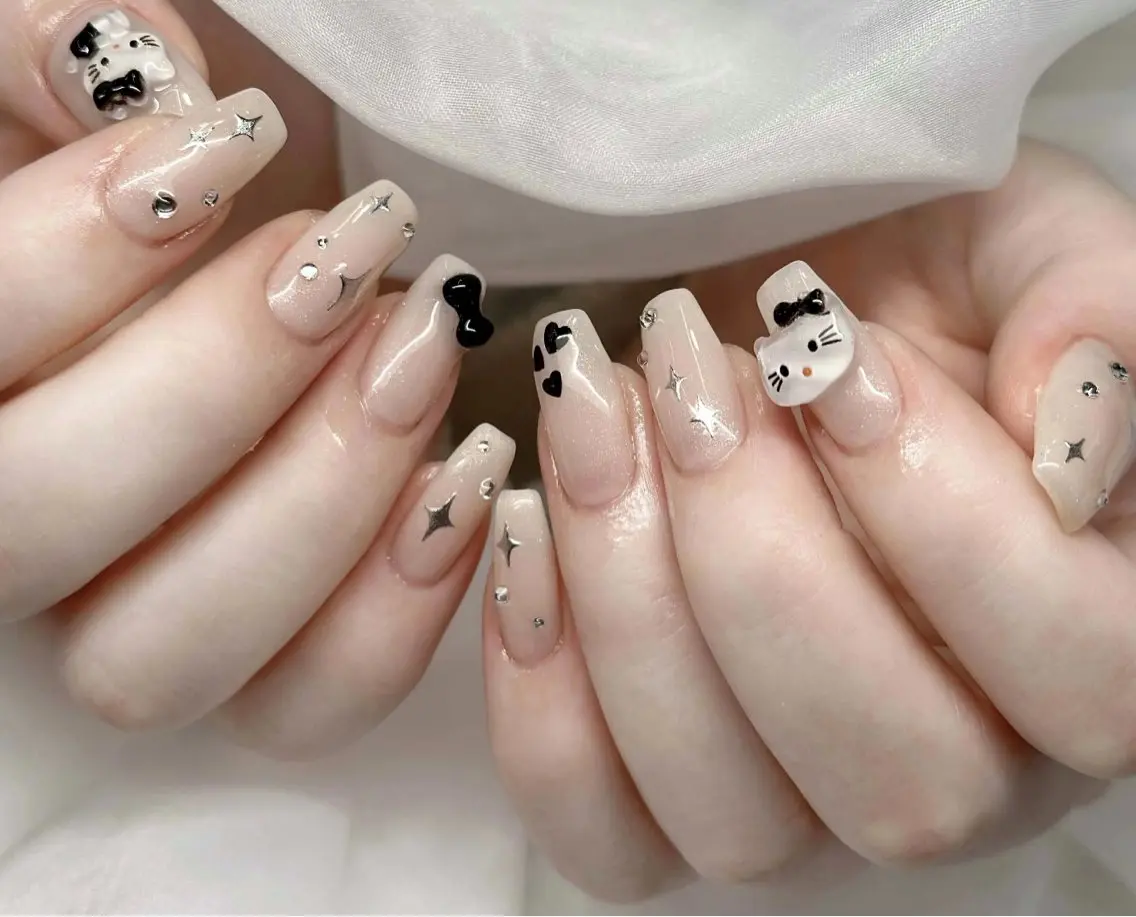 ネイル オーロラネイル ブルー チークネイル フットネイル フレンチネイル ハンドネイル GIN NAILのネイルデザイン