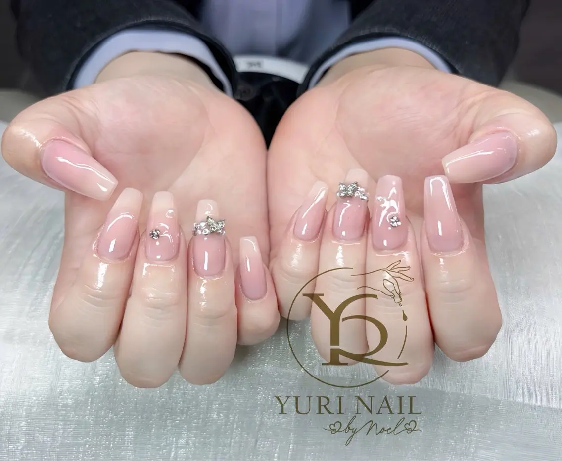ネイル オーロラネイル ブルー チークネイル フットネイル フレンチネイル ハンドネイル フットネイル ハンドケア YURI Nail NARITAのネイルデザイン
