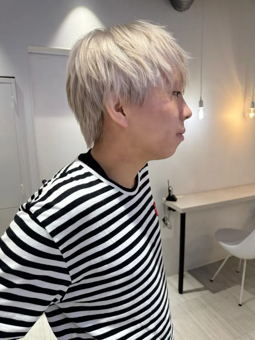 ショート カラー ハイトーンカラー ヘアカラー トリートメント Ami/艶カラー/ レイヤー/ハイトーンのヘアスタイル