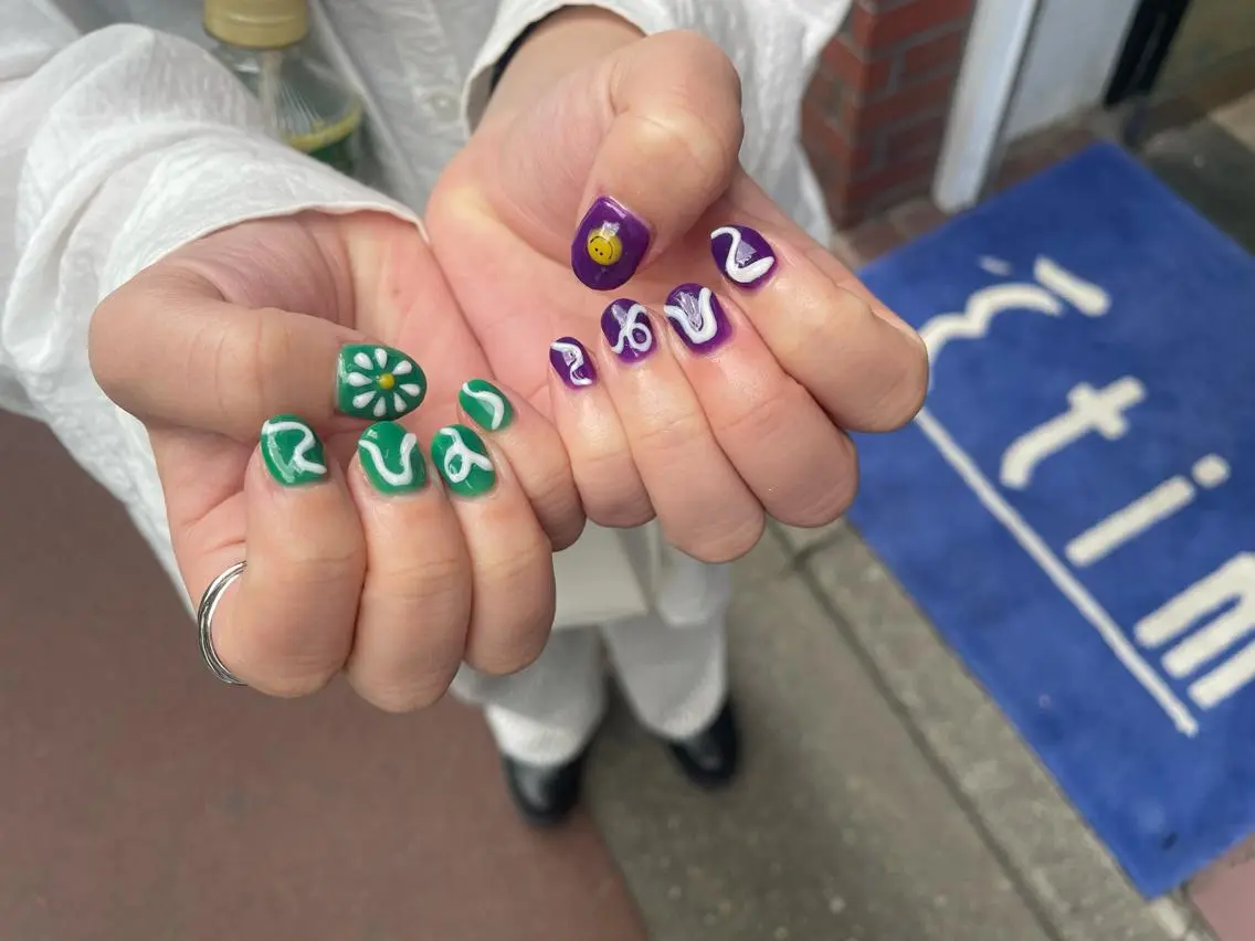 ネイル ハンドネイル ハンドケア はばすみれ🎀ﾈｲﾙ 光ﾌｪｲｼｬﾙ ﾍｱのネイルデザイン