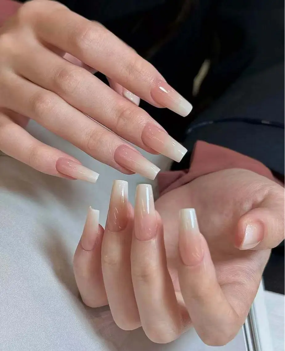 ネイル オーロラネイル フラワーネイル フットネイル フレンチネイル ジェルネイル ハンドネイル ハンドケア BabyYouMi nailのネイルデザイン