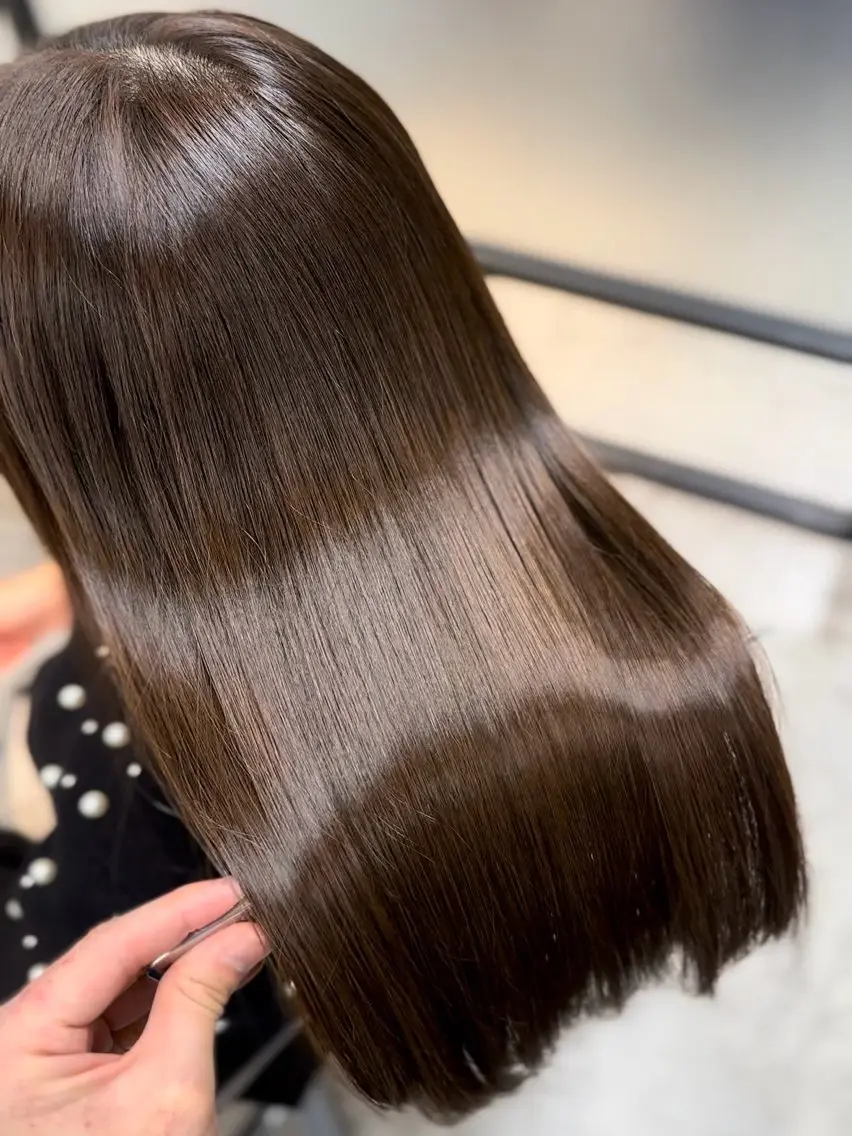 セミロング 髪質改善 トリートメント カット ヘアカラー トリートメント ツヤ髪 /髪質改善 松岡将太郎のヘアスタイル