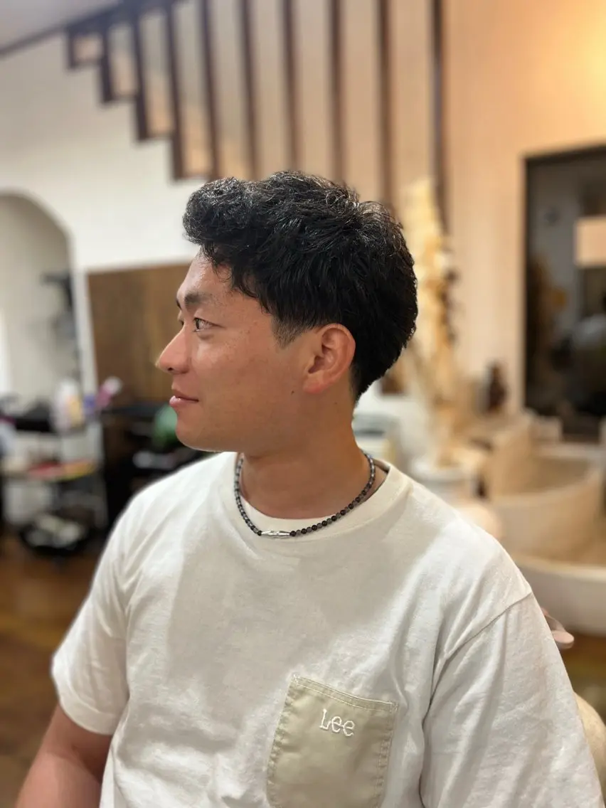 メンズ 𝑪𝒐𝒍𝒐𝒓 *𝒆  ［コロレ］のヘアスタイル
