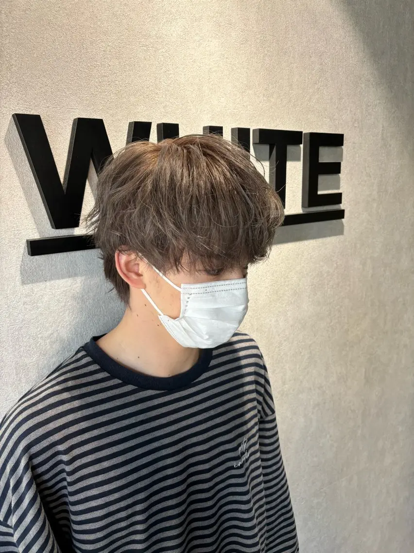 カラー メンズ グレージュ カット ヘアカラー トリートメント _WHITE / KENTOのヘアスタイル