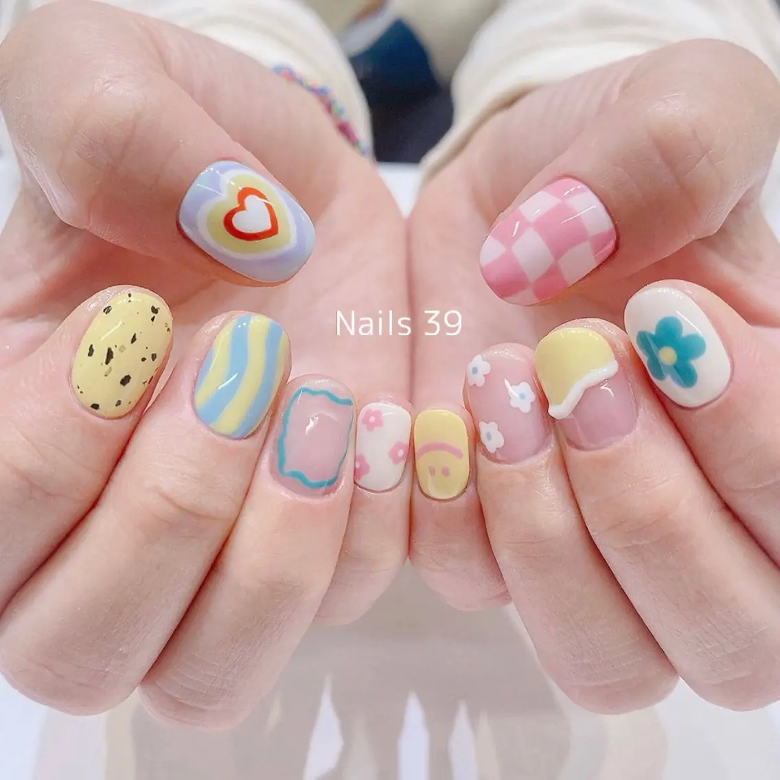 ネイル アートネイル フレンチネイル マグネットネイル ミラーネイル 持ち込み Nails 39のネイルデザイン