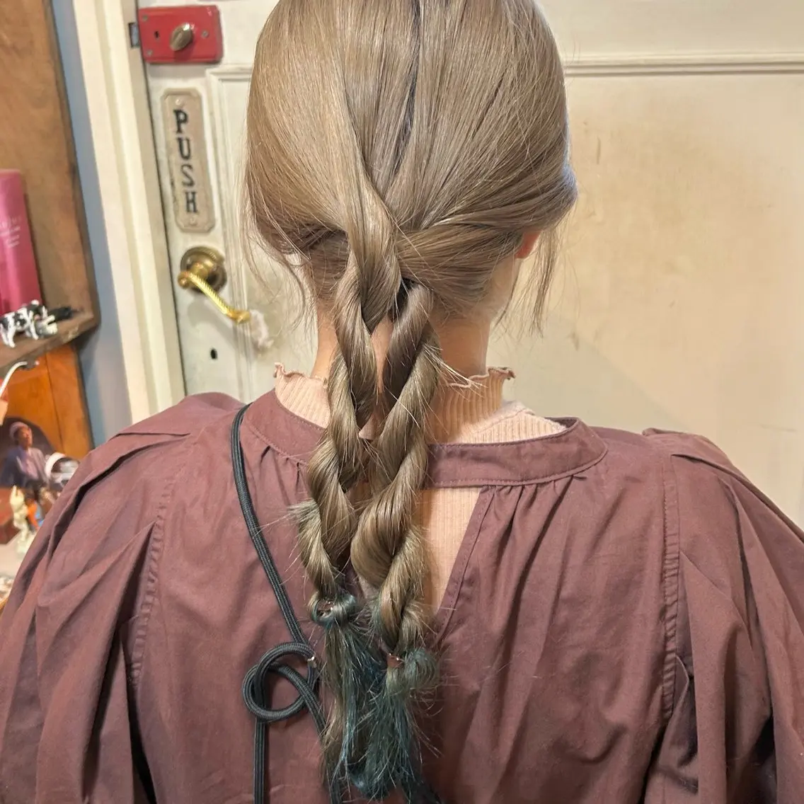 セミロング カラー ヘアアレンジ カット ヘアカラー トリートメント ヘッドスパ BRITS 渡辺 菜々子のヘアスタイル