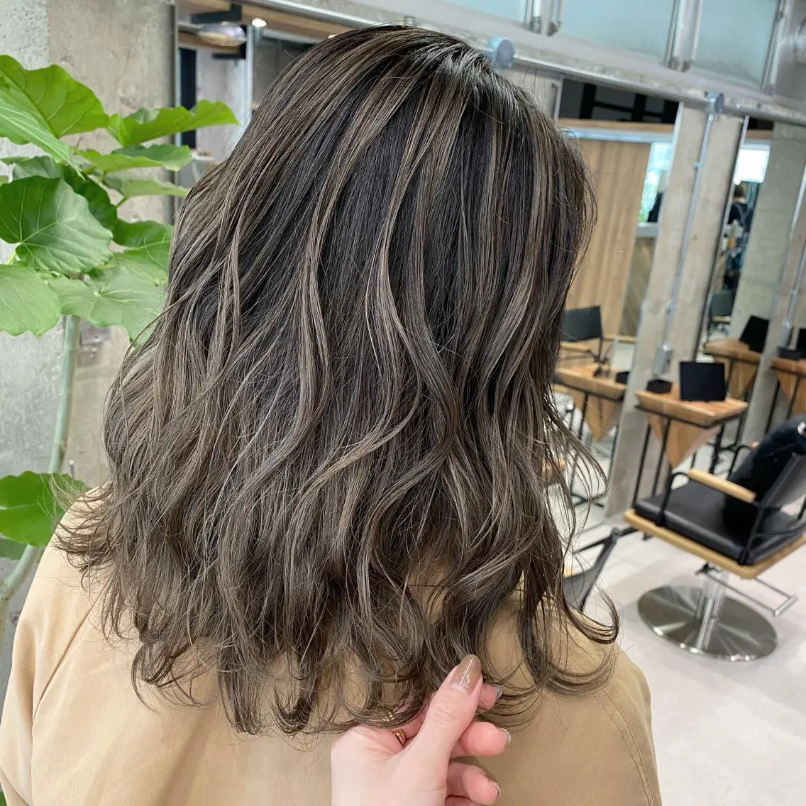 再来のお客様限定!💛カット+バレイヤージュカラー+ライトトリートメント💛ケアブリーチ込みの写真
