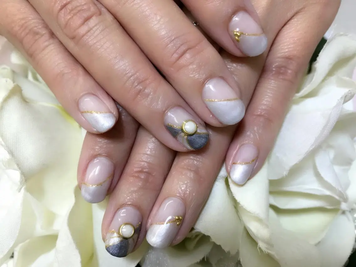 ネイル ストーンネイル favoris nail🌼のネイルデザイン