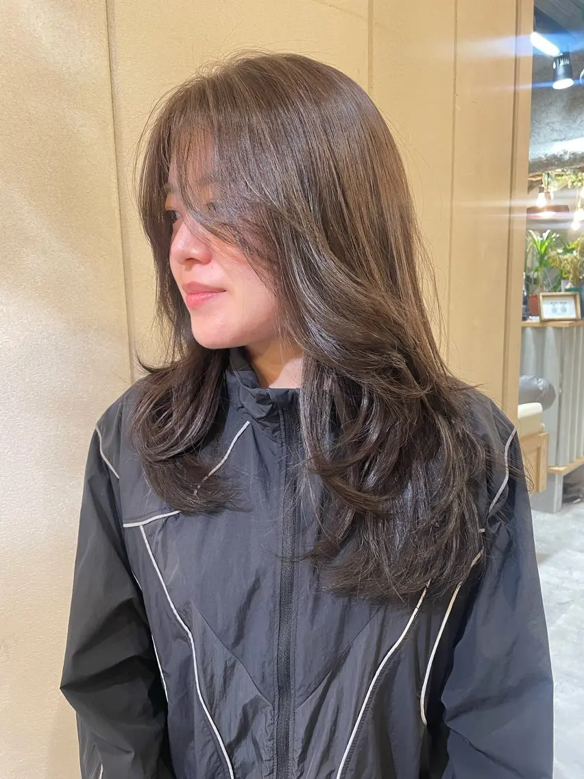 ロング カラー フォギーグレージュ グレージュ カット ヘアカラー トリートメント 狩野 羅夢のヘアスタイル