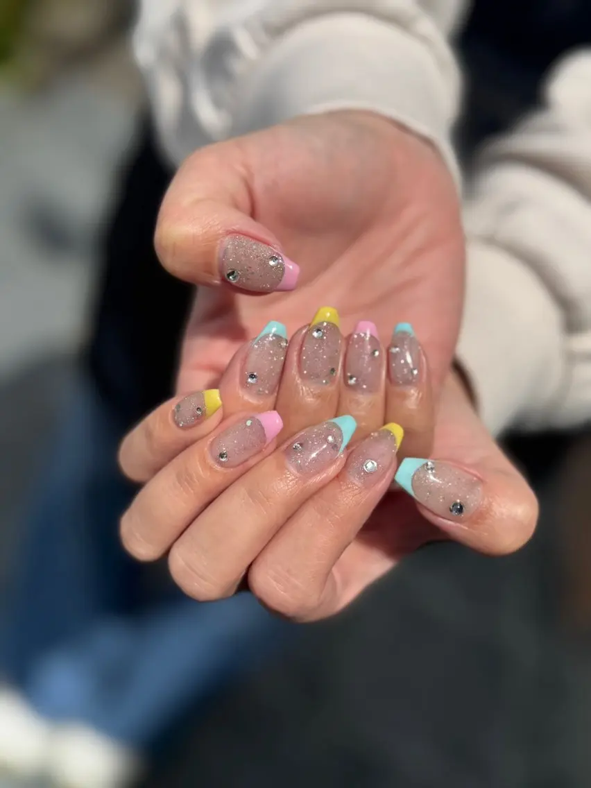 ミディアム ハンドネイル hikari Lilu⭐️𓂃꙳⋆のネイルデザイン