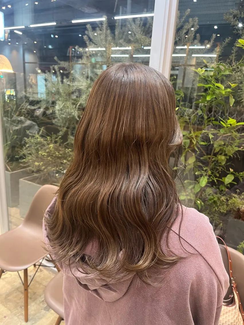 ロング 相田 佳乃のヘアスタイル