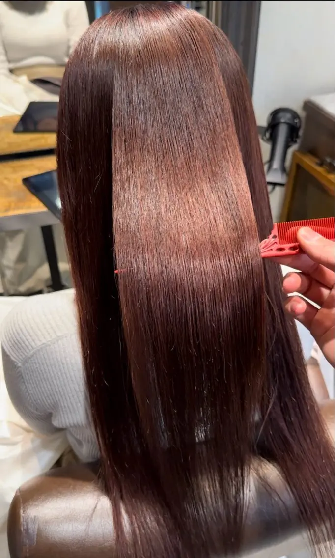 ロング カット ヘアカラー 齊藤政太 顔周り カット 透明感カラーのヘアスタイル