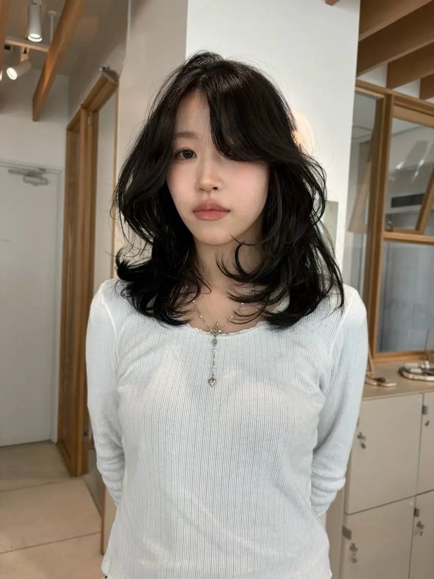 セミロング カラー 透明感カラー ヘアカラー カラーモデル/ 矢場町/リリカのヘアスタイル