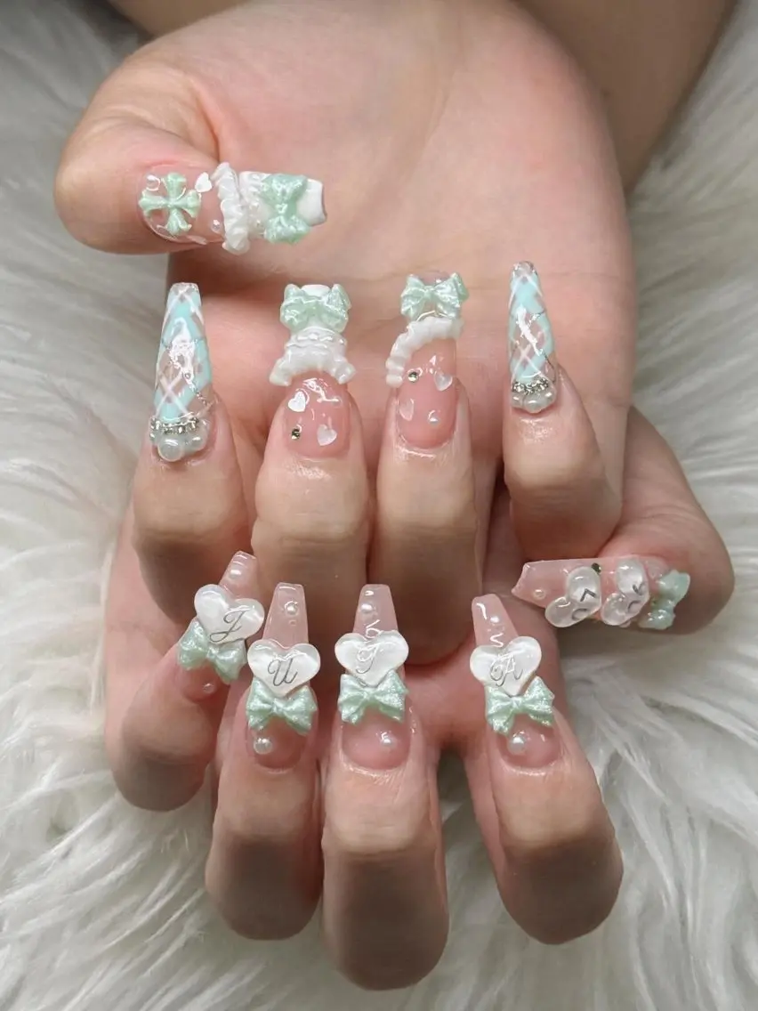 ネイル ハンドネイル Lee Nailsのネイルデザイン