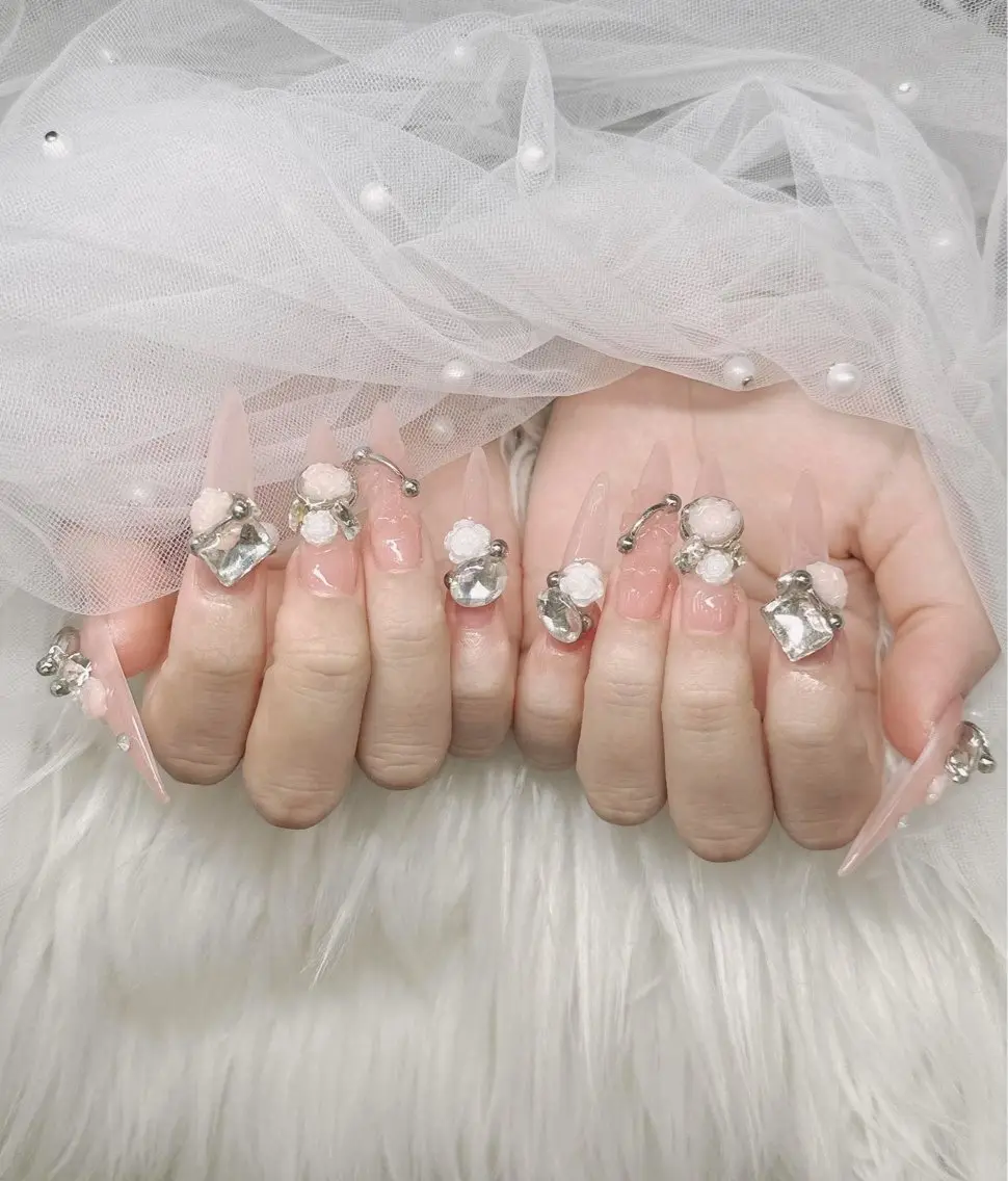 ネイル Lee Nailsのネイルデザイン