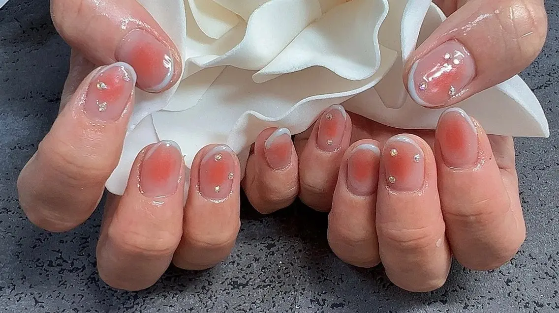 ネイル チークネイル Mimi Nailのネイルデザイン