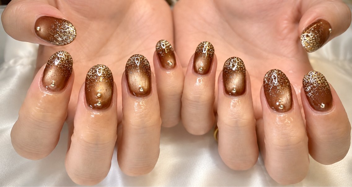 ネイル ブラウン フラッシュネイル グラデーション ラメ(グリッター) ラメグラデーション ハンドネイル Rafinesse Nail salonのネイルデザイン