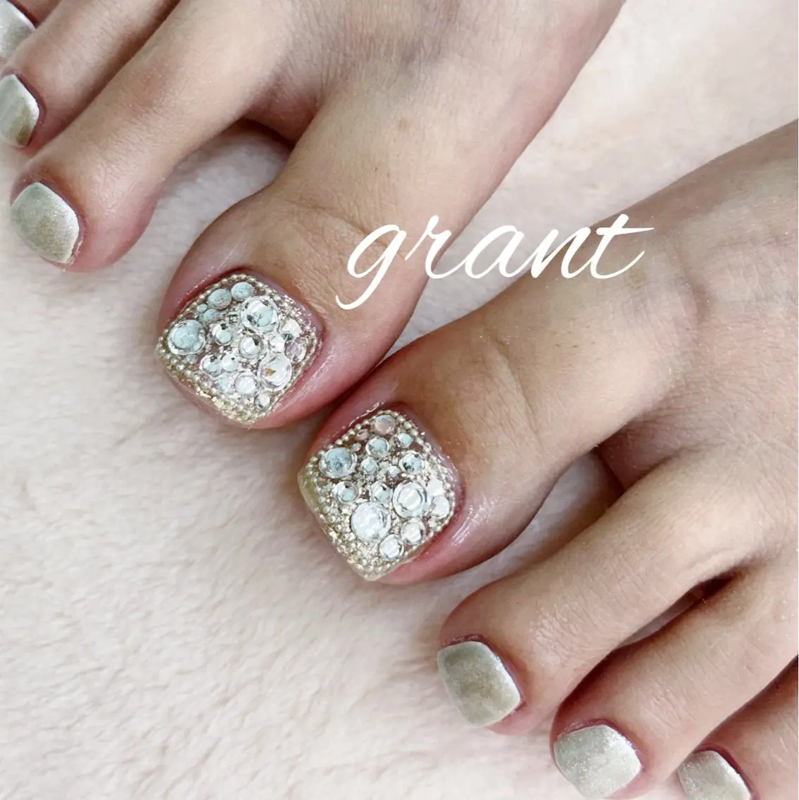 ネイル フットネイル キラキラネイル フットネイル nailsalon grantのネイルデザイン