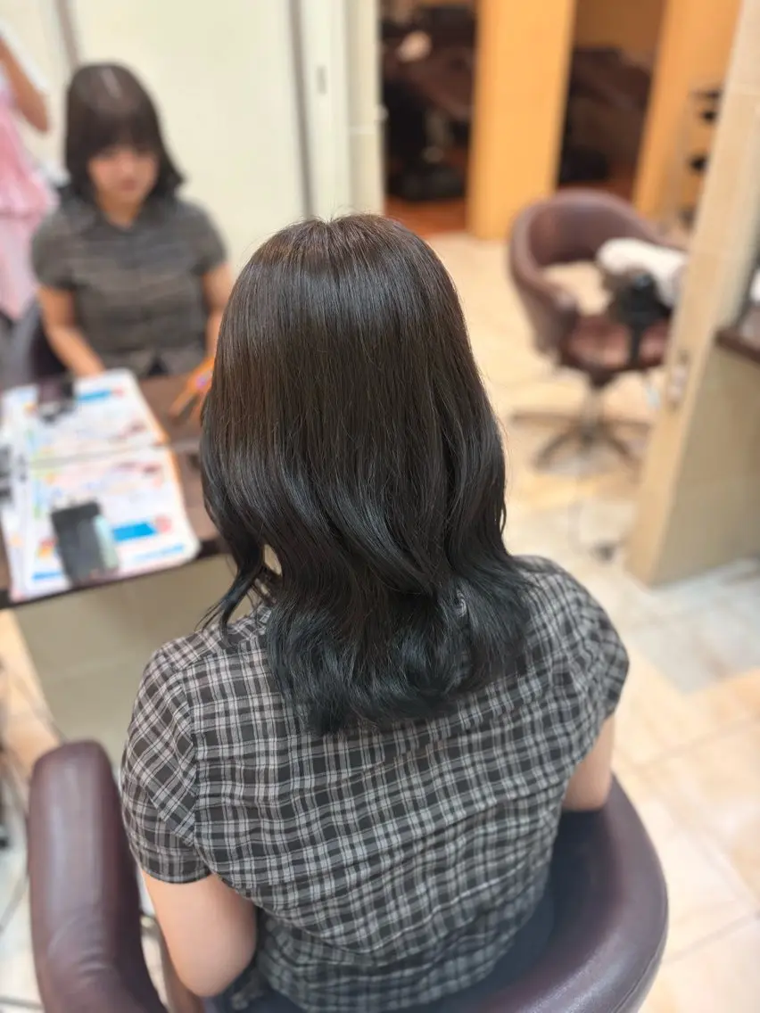 ミディアム カラー 透明感カラー グレージュ ミント 行木 そらのヘアスタイル