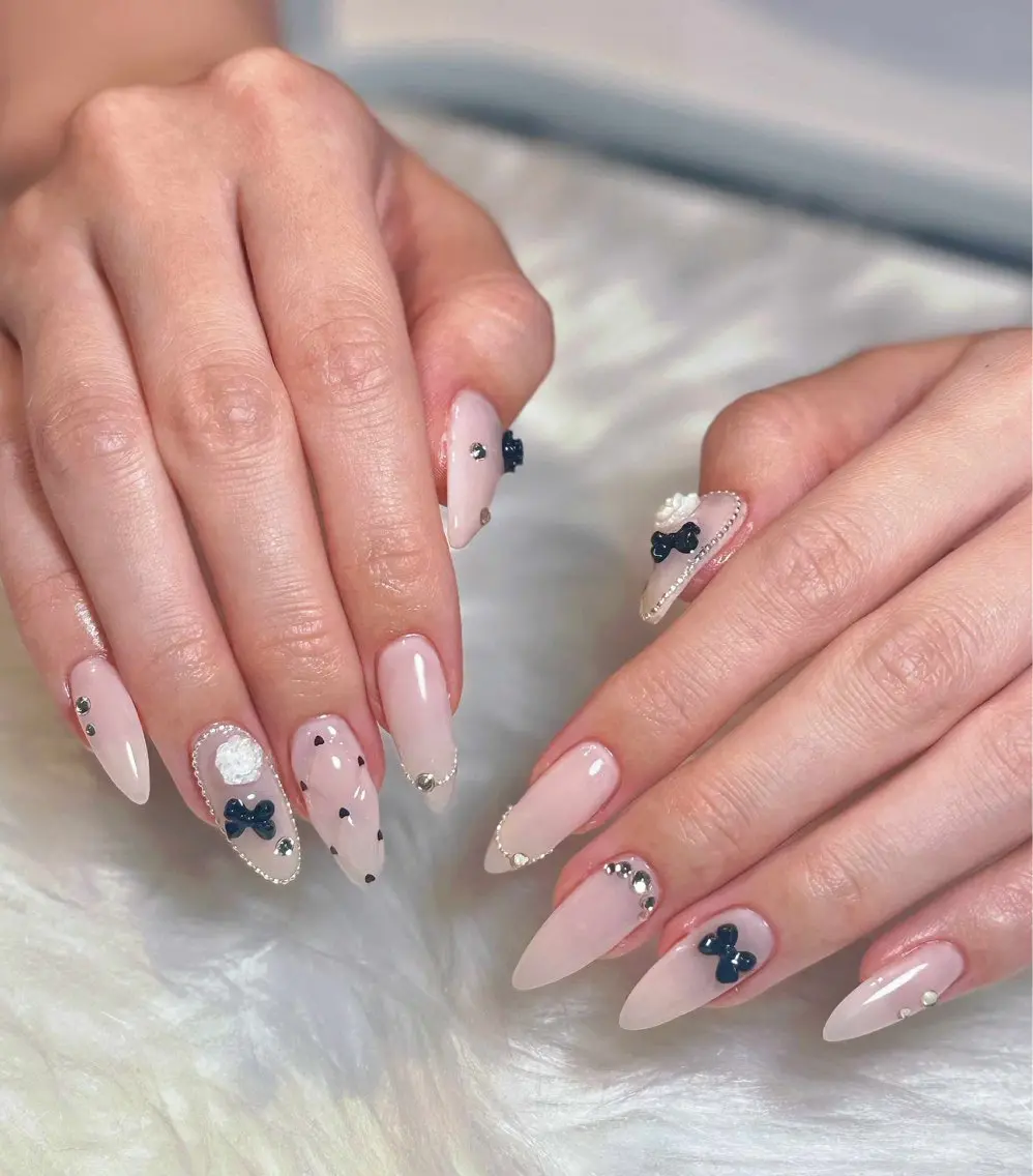 ネイル オーロラネイル チークネイル フットネイル フレンチネイル ジェルネイル ハンドネイル Nichi Nailsのネイルデザイン