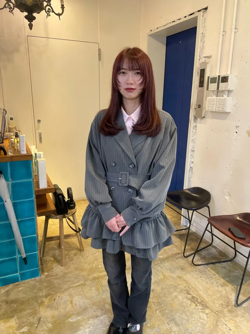 ロング カラー ブラウンカラー カシス 顔まわりレイヤー レイヤーカット MIOベージュカラー 柔らかいカラーのヘアスタイル