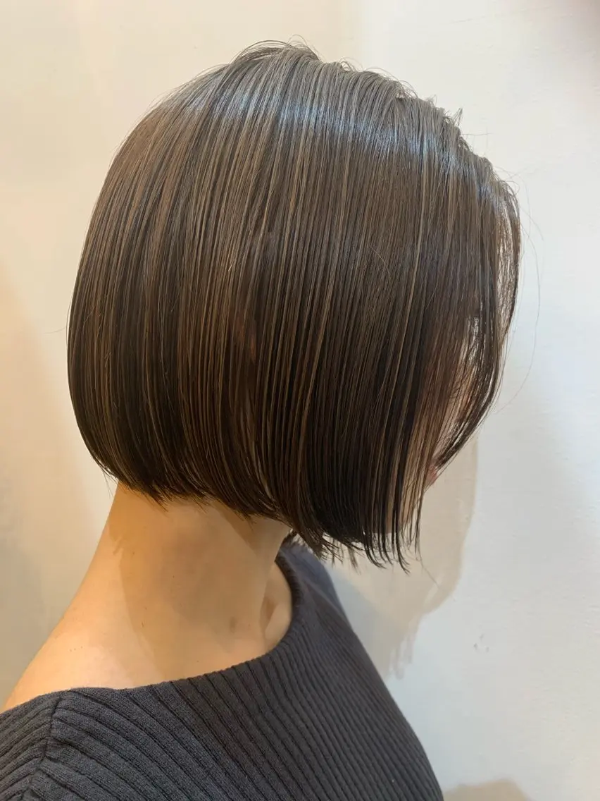 ショート ハイライト やました もえかのヘアスタイル