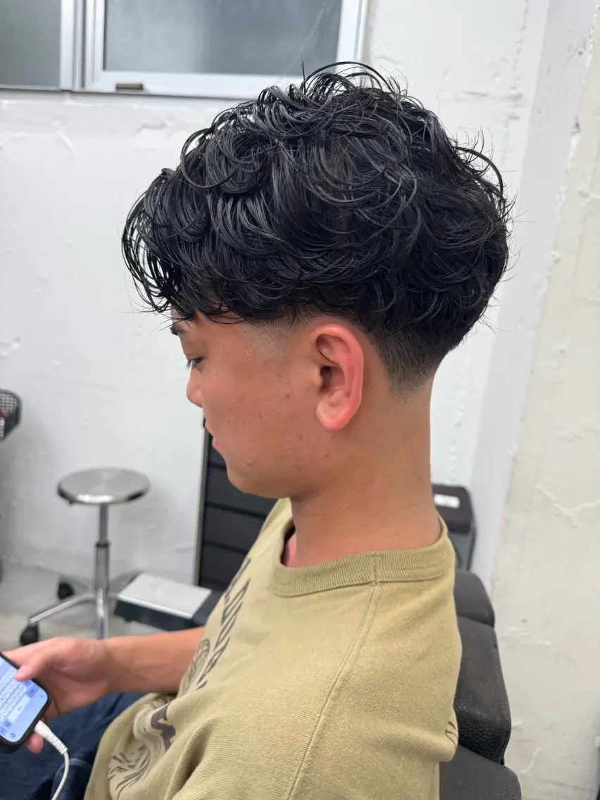 ショート パーマ メンズ フェードカット メンズパーマ メンズショート スキンフェード ショートヘア カット パーマ トリートメント 💈メンズ特化💈 TASUKUのヘアスタイル