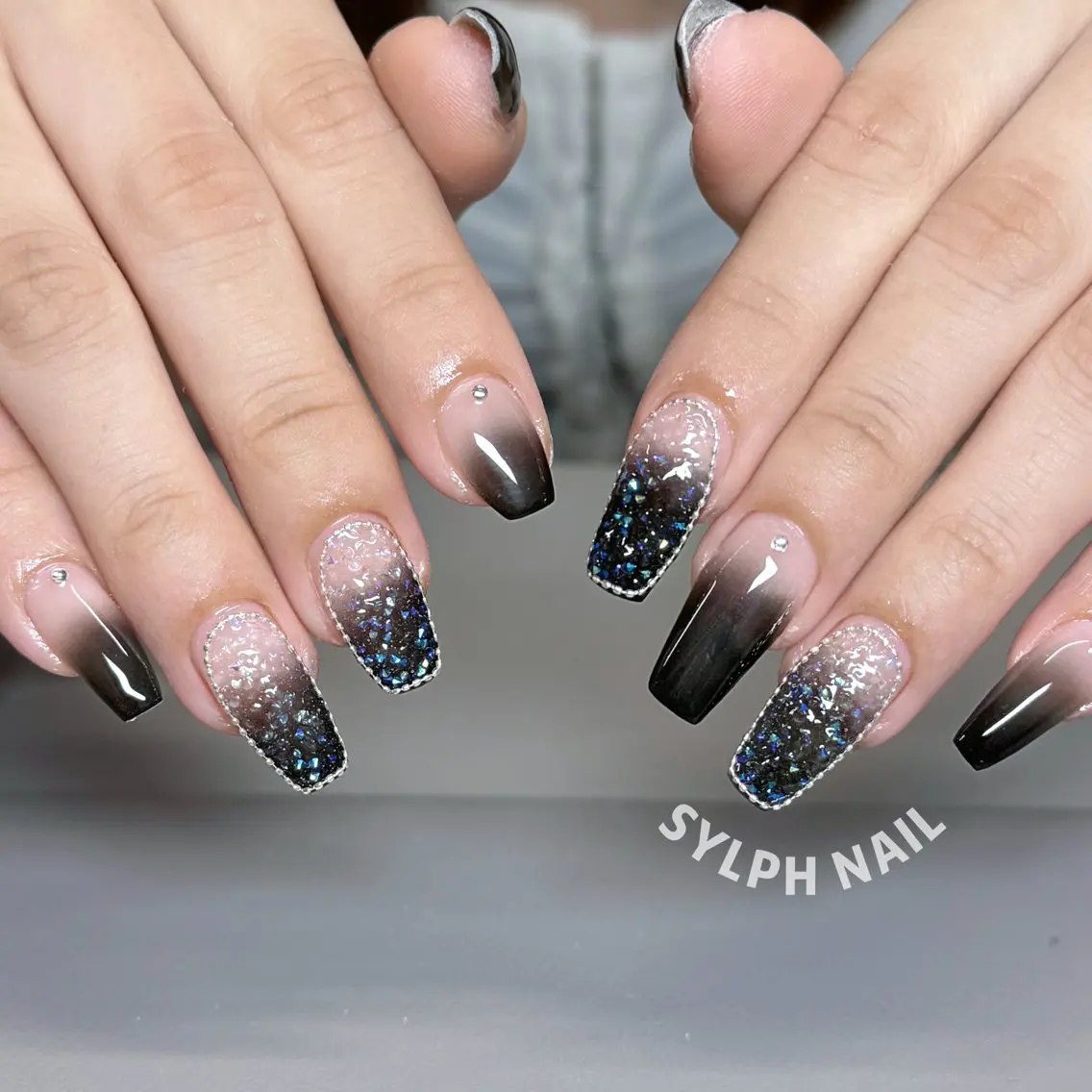 ネイル オーロラネイル 長さ出し フレンチネイル ジェルネイル ガラスフレンチ ハンドネイル Rela・S NAILのネイルデザイン