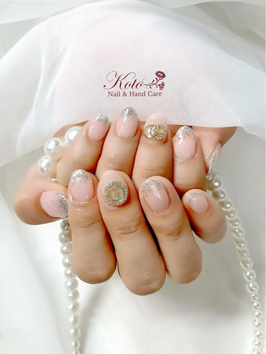 ネイル 長さ出し ジェルネイル ラメ(グリッター) 持ち込み ニュアンスネイル ハンドネイル Nail Salon KOTOのネイルデザイン