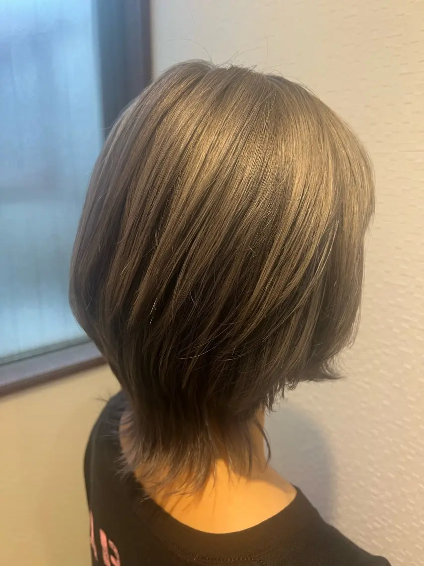 ミディアム カラー デザインカラー ハイライトカラー ハイトーンカラー ハイライト ヘアカラー トリートメント terra🌈大久保 睦美のヘアスタイル