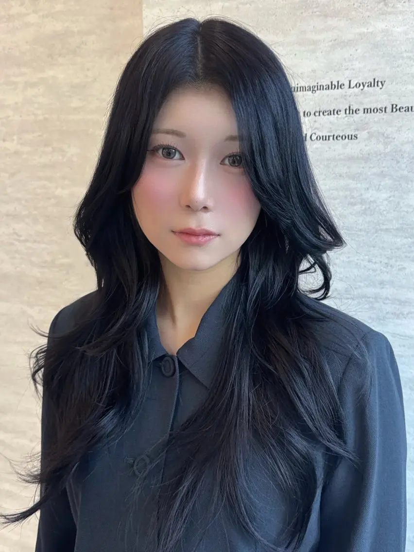 ロング カラー ヘアアレンジ カット ヘアカラー トリートメント 韓国レイヤーカット/ 儚げカラーチナツのヘアスタイル