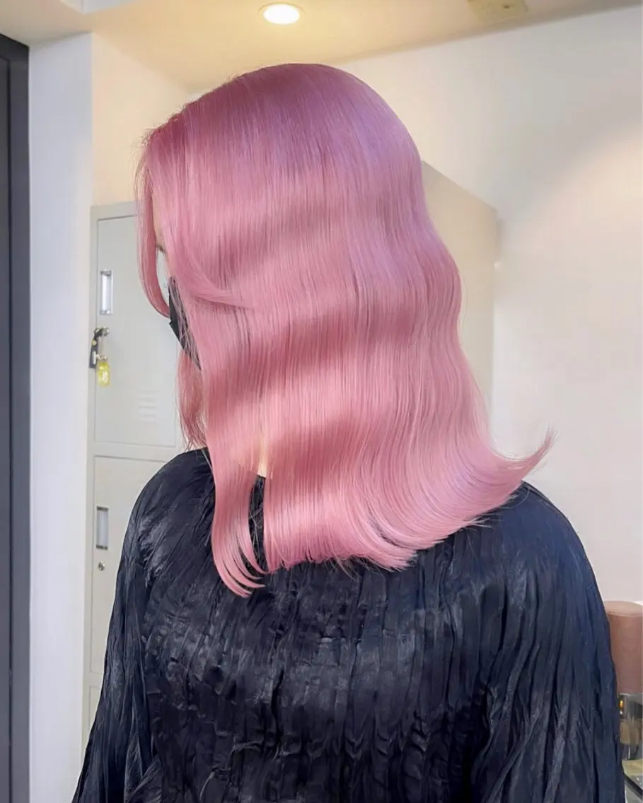 セミロング ハイトーン🫧艶髪 MAIKAのヘアスタイル