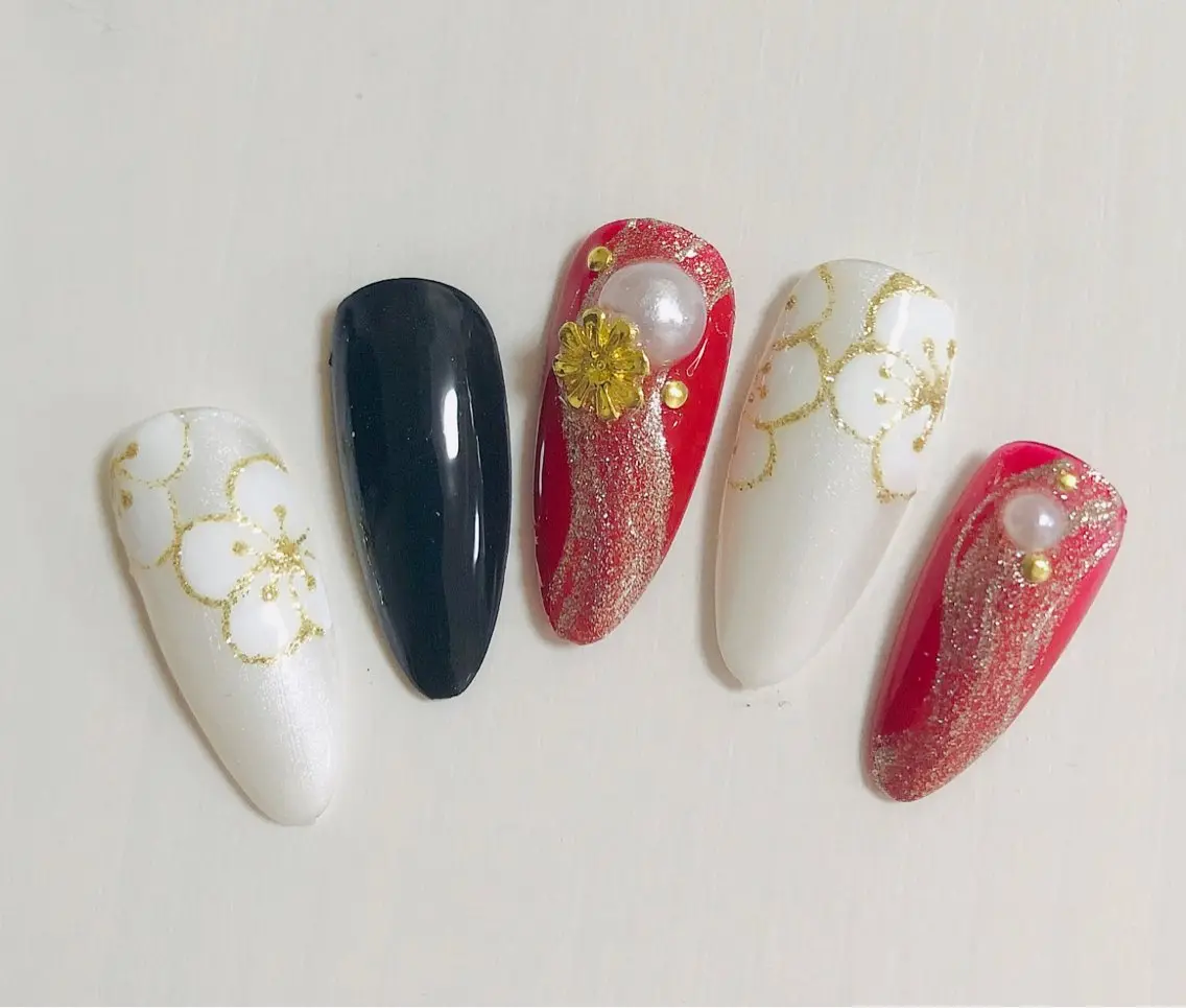 ネイル Moons nail 💅✨のネイルデザイン