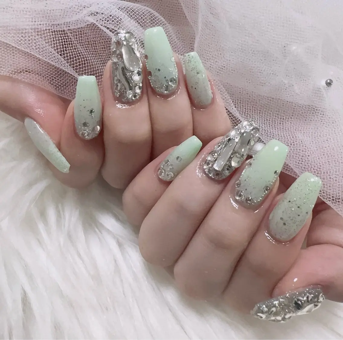 ネイル &ME ネイルサロンのネイルデザイン