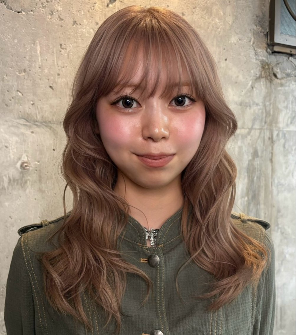 根元ブリーチリタッチ+ケアカラー+整えカット+クイックトリートメントの写真