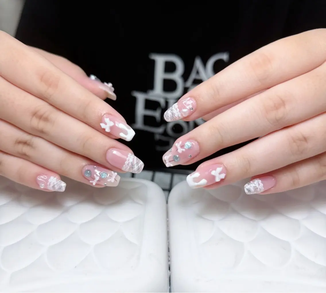 ネイル フレンチネイル キラキラネイル 韓国ネイル シンプルネイル ワンホンネイル ハンドネイル MEI Nailのネイルデザイン