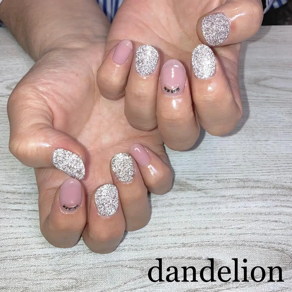 ネイル フラッシュネイル ハンドネイル ハンドケア dandelion ダンデライオンのネイルデザイン