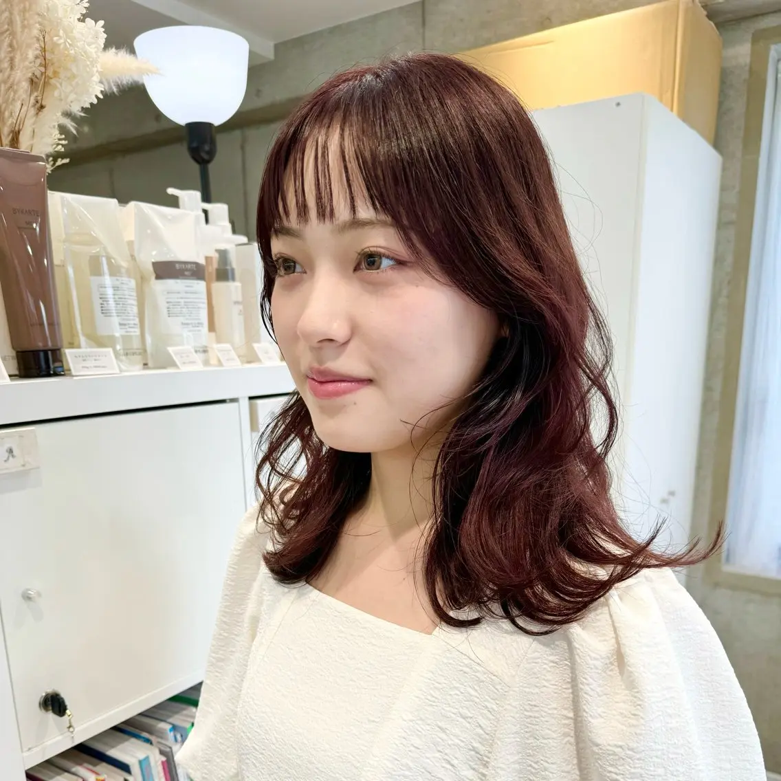 セミロング カラー ブラウンカラー ピンクカラー ピンクブラウン 会田有紀 /切りっぱなしボブのヘアスタイル