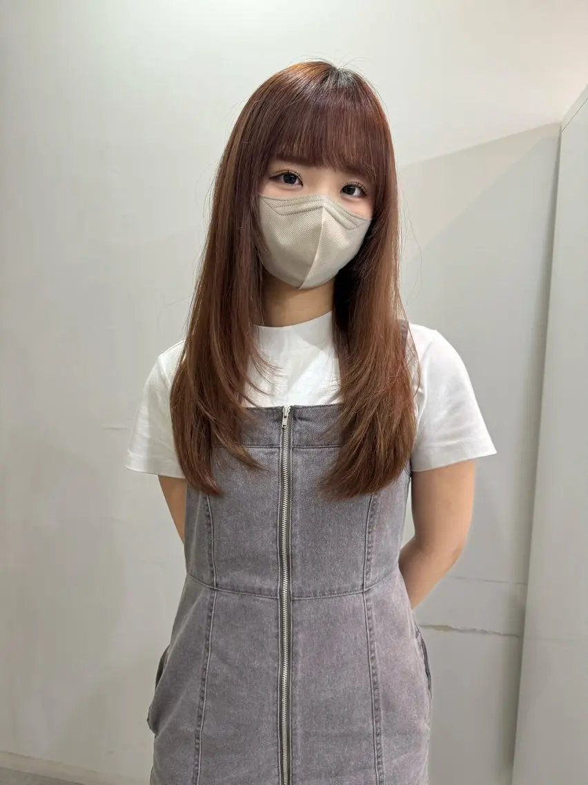 ロング レイヤーカット 切りっぱなしボブ/ ブリーチカラー/大塚のヘアスタイル