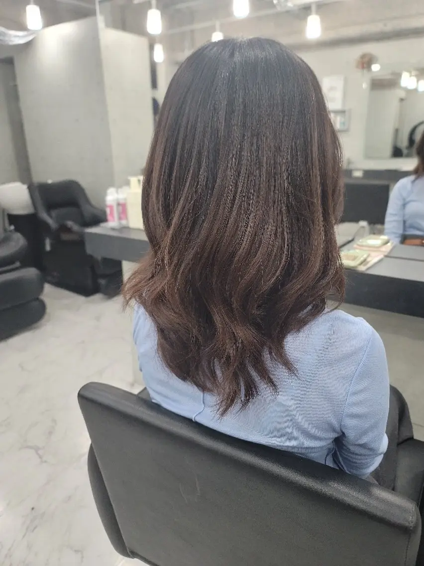 セミロング カラー ❇️安達 優心❇️ レイヤー/艶髪特化のヘアスタイル